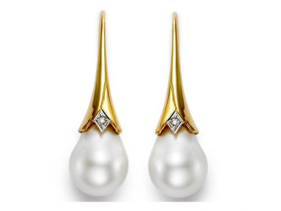 MASTOLONI - 18K Yellow Gold 8-9MM White Drop Shaped Cultured Pearl Shepherd Hook Earring with 2 Diamonds 0.02 TCW