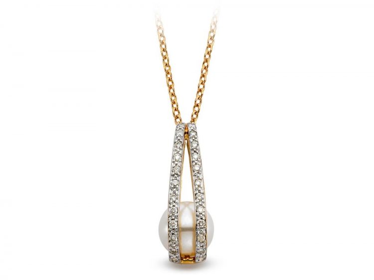 MASTOLONI - 14K Yellow Gold 7.5-8MM White Round Freshwater Pearl Pendant with 24 Diamonds 0.14 TCW 18 Inches