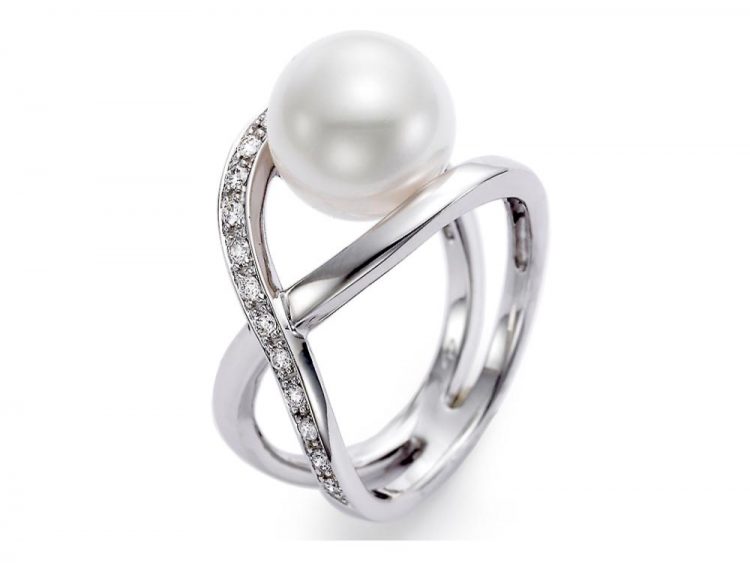 MASTOLONI - 18K White Gold 11-11.5MM White Round Cultured Pearl Ring with 17 Diamonds 0.26 TCW